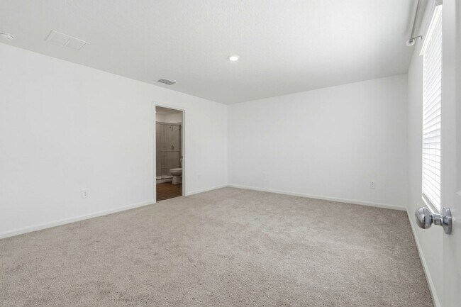 Building Photo - 14491 NW 165th Rd