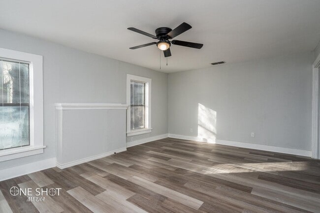 Building Photo - 842 Grand Ave