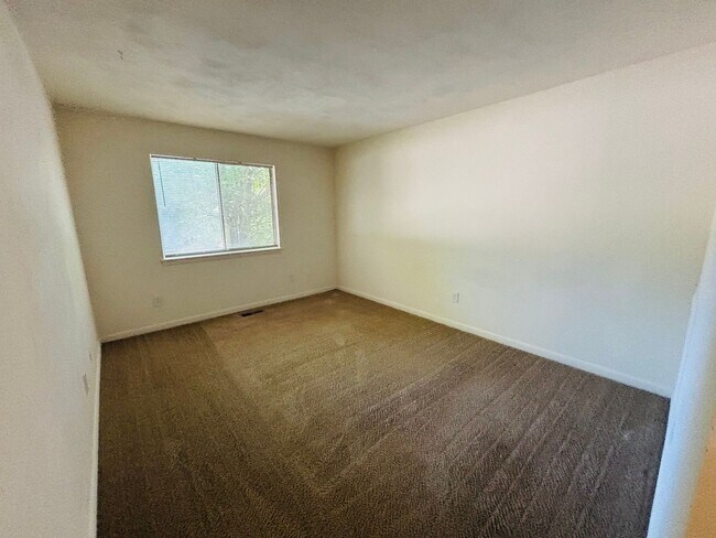 Building Photo - 1716 Donlee Dr