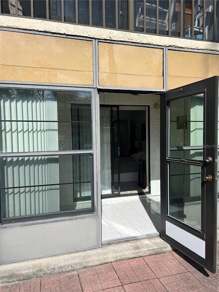 Building Photo - 2400 Winding Creek Blvd