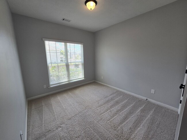 Building Photo - 542 Jensen Ln