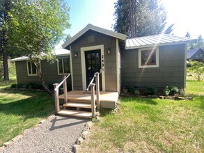 Building Photo - 3 Bedrooms | 2 Bath Home in Trout Lake, Wa...