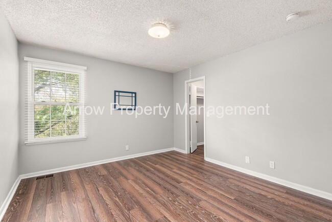 Building Photo - 50% off Second Full Month's Rent with a Si...