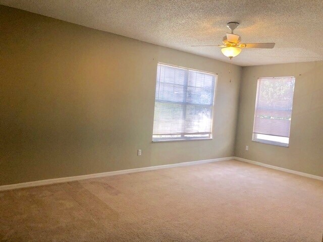 Building Photo - AVALON PARK!MOVE IN NOW! LARGE 5bd 2.5 bat...