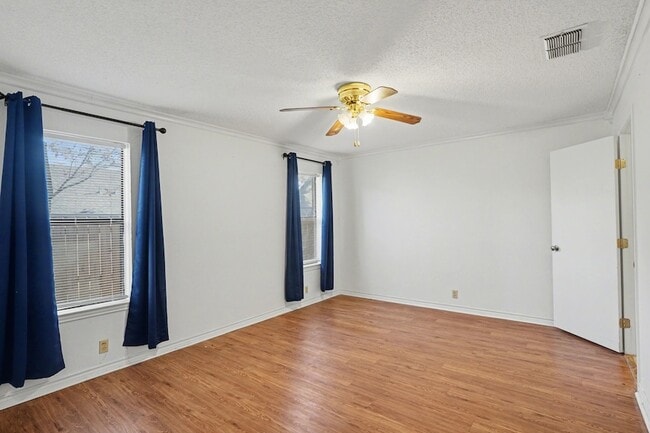 Building Photo - 1507 Lindsey Ln