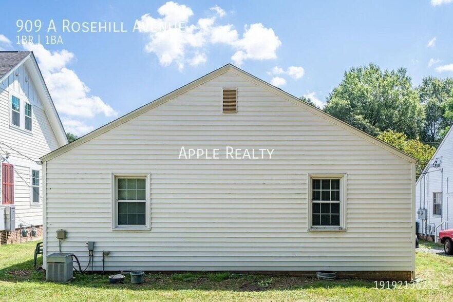Building Photo - 909 Rosehill Ave