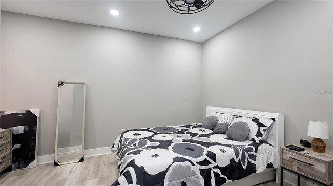 Building Photo - 3827 Parkridge Cir