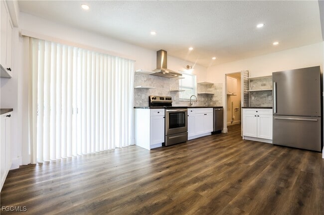 Building Photo - 185 Norfolk Ave NW