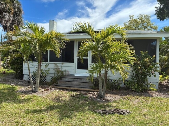 Building Photo - 385 W Cowles St