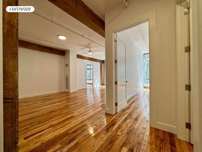 Building Photo - 275 Conover St