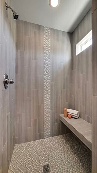 Shower in primary bath - 710 Buchanan St
