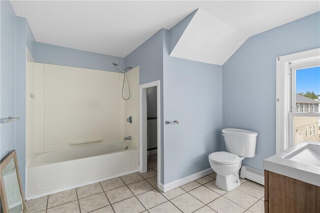 Building Photo - 555 Branch Ave