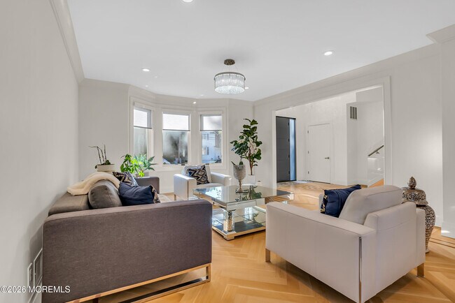 Building Photo - 243 Overbrook Ave