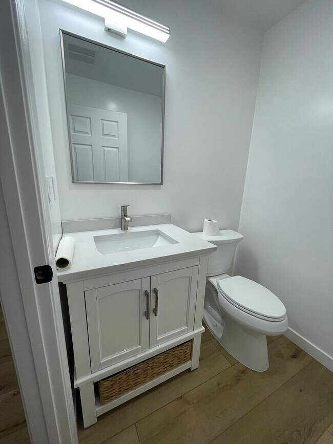 Building Photo - 1-148 1/2 Winema Way