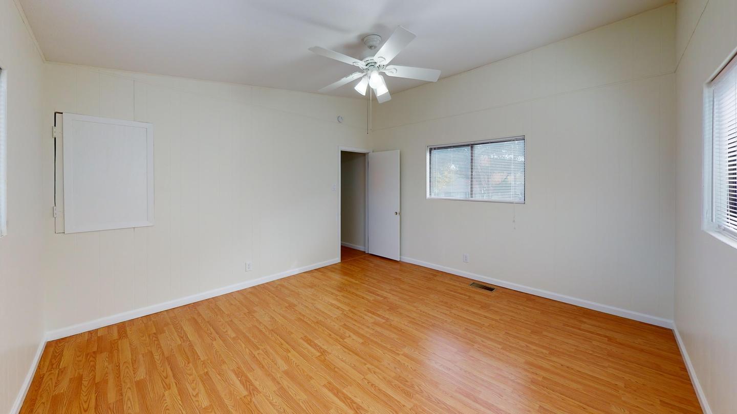 Building Photo - 8407 Deer Haven Dr