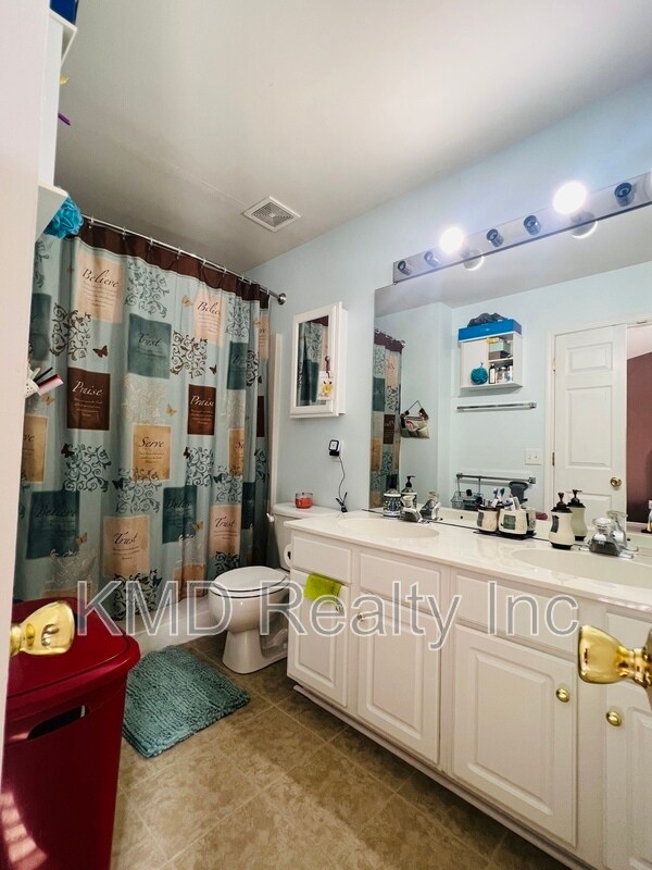 Building Photo - 3203 Mannington Dr