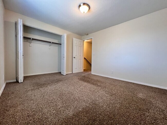 Building Photo - 6529 W Douglas St