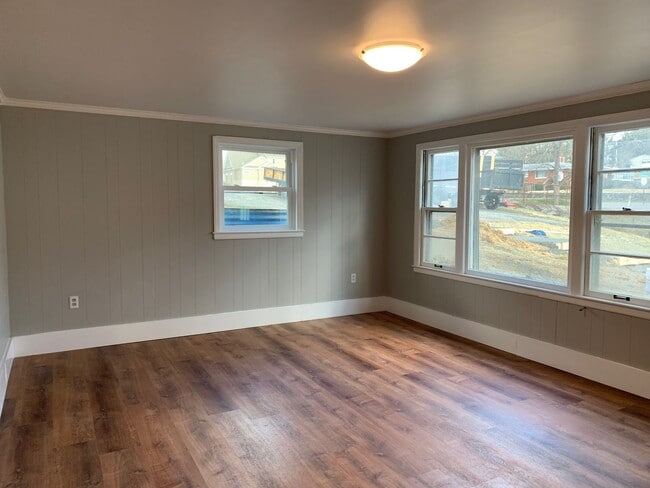 Building Photo - 316 Reynolds Ave