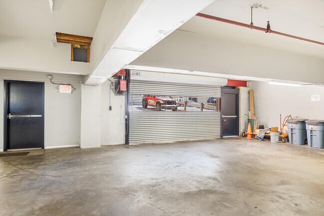 Building Photo - 4401 Smith Ave