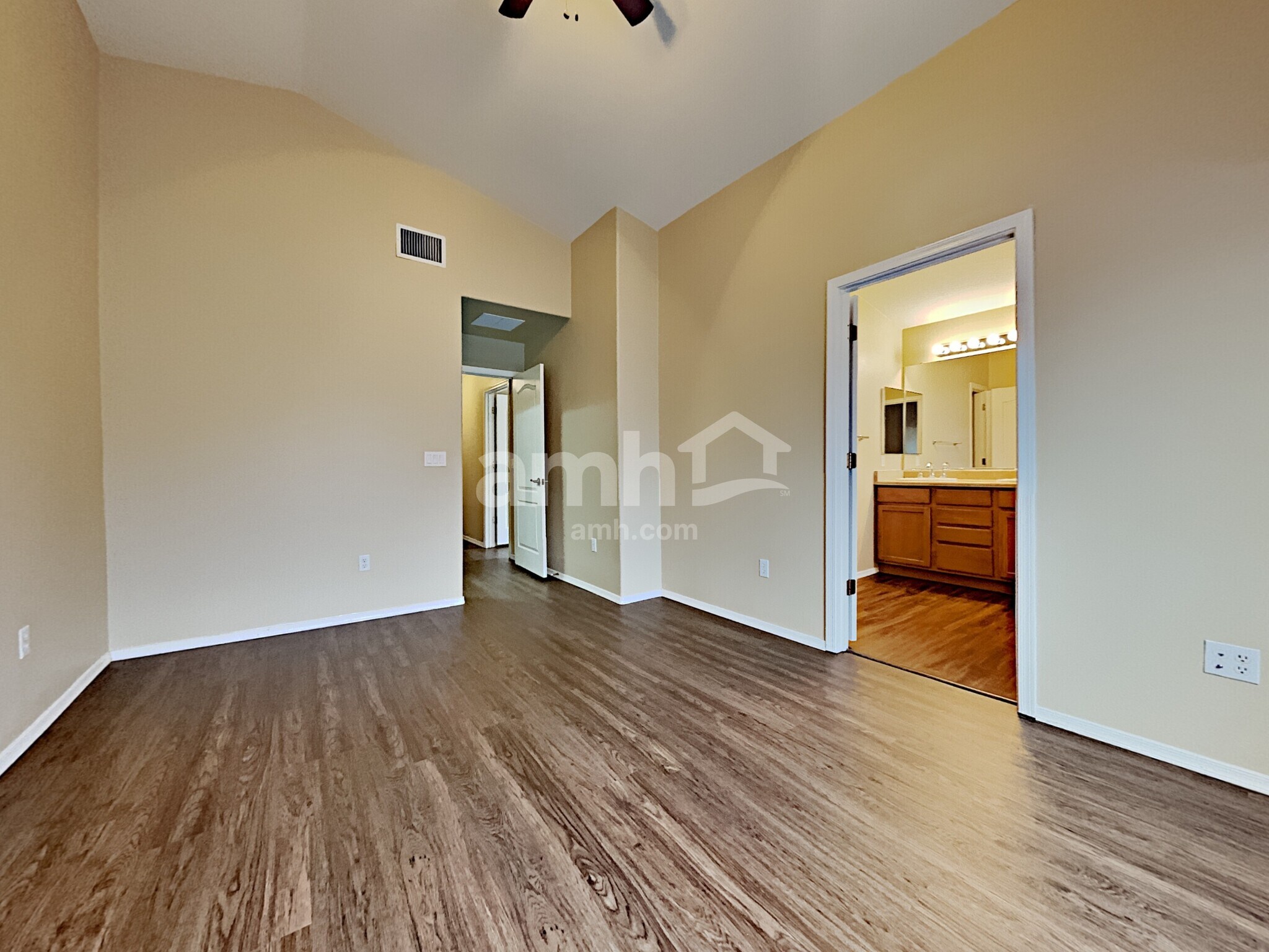 Building Photo - 4133 E Lushfield Dr