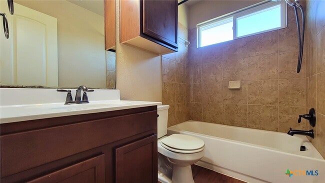 Building Photo - 268 Oak Creek Way