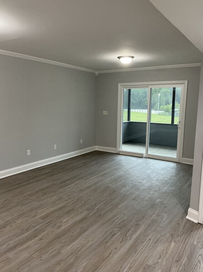 Building Photo - 1402 Tailrace Dr
