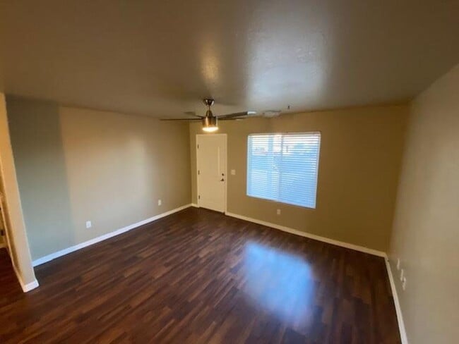 Building Photo - 3 Bedroom, 2.5 Bathroom Twin Home in Gemini Meadows