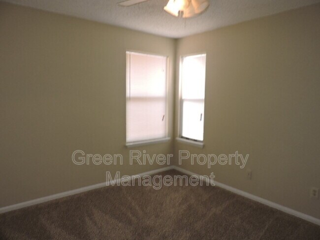 Building Photo - 8710 Pinevalley Ln