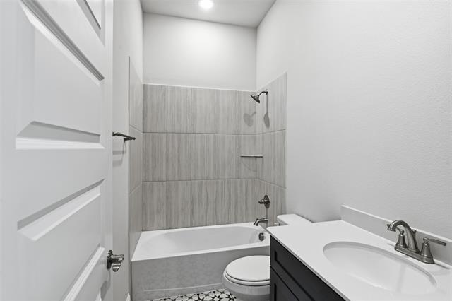 Building Photo - 2524 Ballaster Mdws