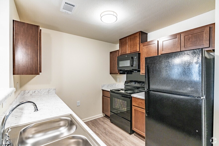 1BR, 1BA - 770SF - Kitchen - Ascent Apartments