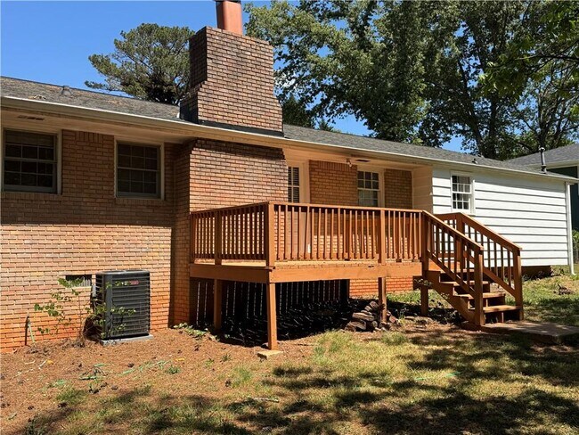 Building Photo - 5594 Laurel Ln NW