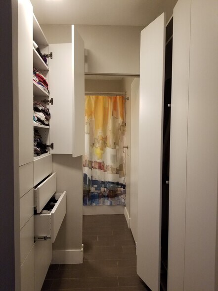 Building Photo - 1301 Delaware Ave SW