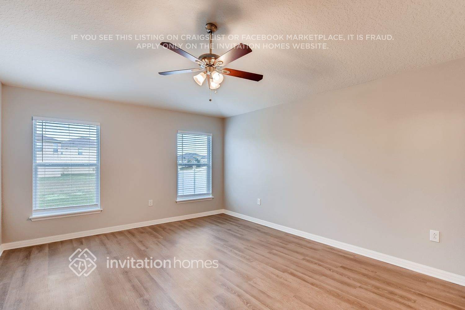 Building Photo - 2701 Dolfino Ct