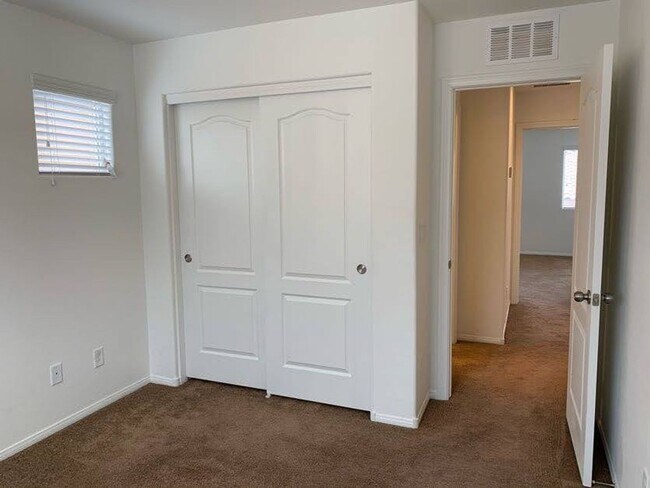 Building Photo - 7752 Broadloom Ct