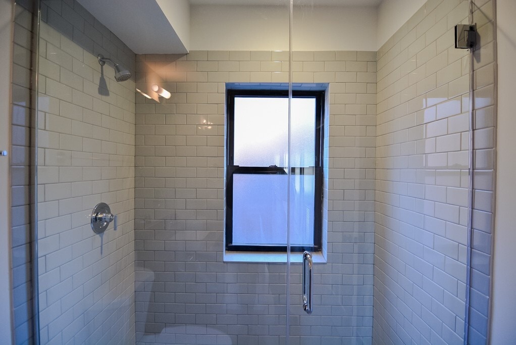 Building Photo - 2205 W Eastwood Ave