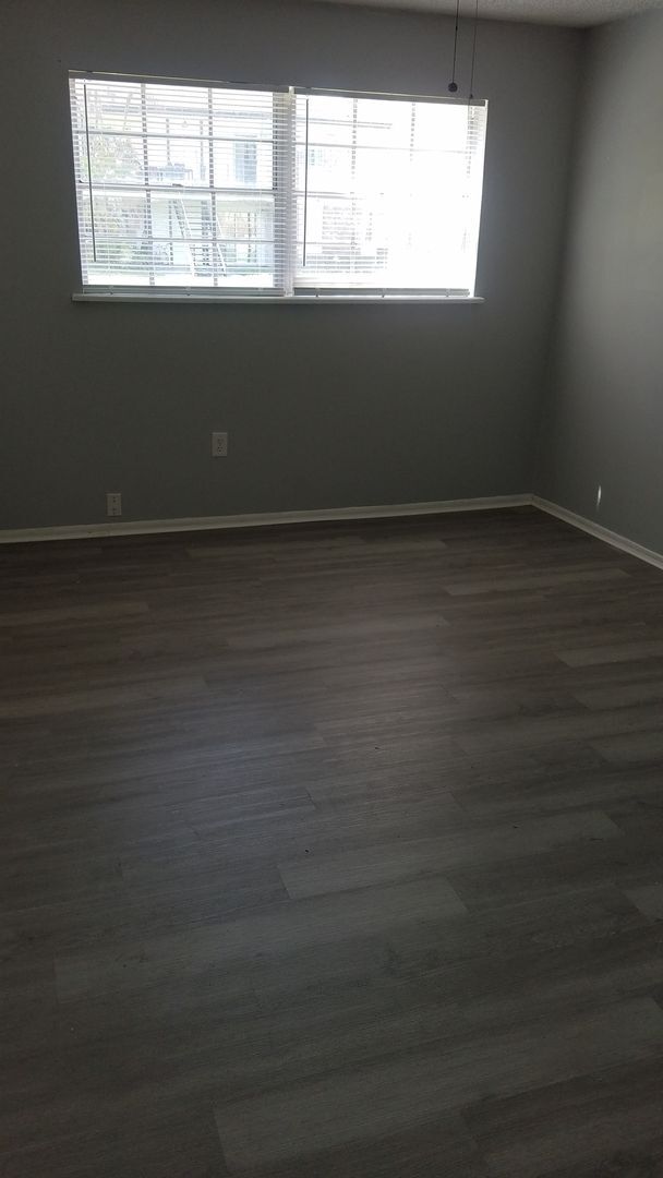 Building Photo - Grove Park Condo