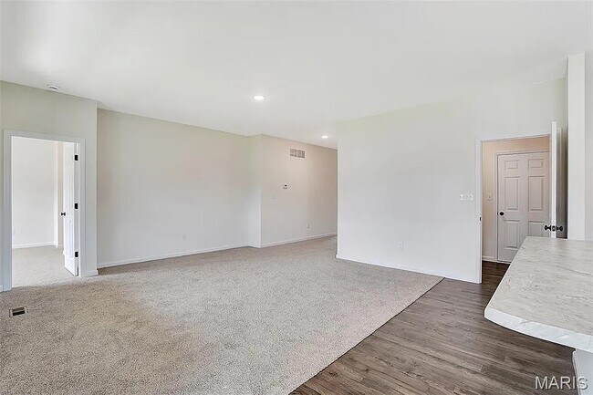 Building Photo - 810 Colony Rdg Ct