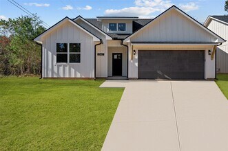 Building Photo - 28407 Champion Oaks Dr