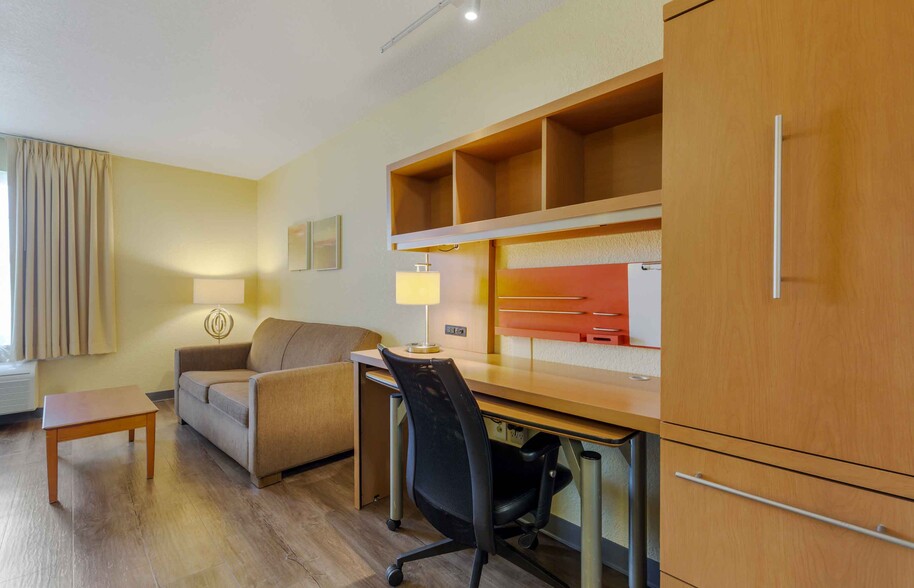 Building Photo - Furnished Studio-Chantilly - Dulles