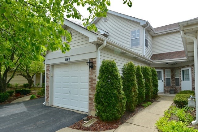 Primary Photo - 1163 Regency Dr