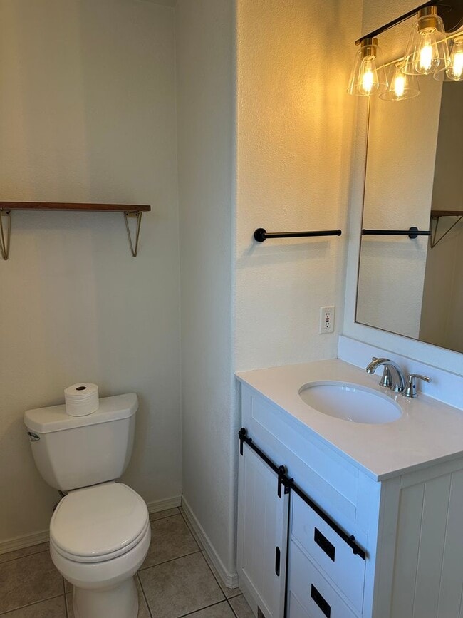 Building Photo - Charming 1 bedroom 1 bath house in Springfield!