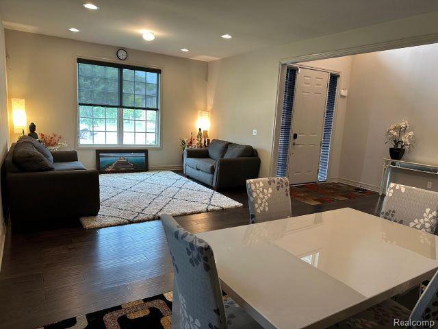 Building Photo - 1578 Garden Park Dr