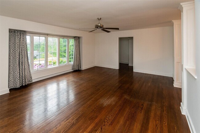 Building Photo - 37 Clover Hill Dr