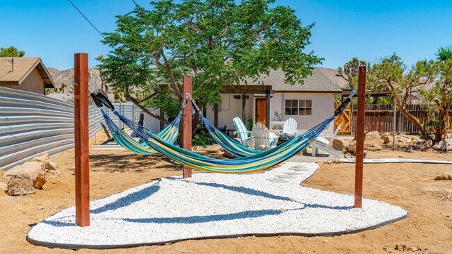 Building Photo - Fully Furnished Home in Yucca Valley