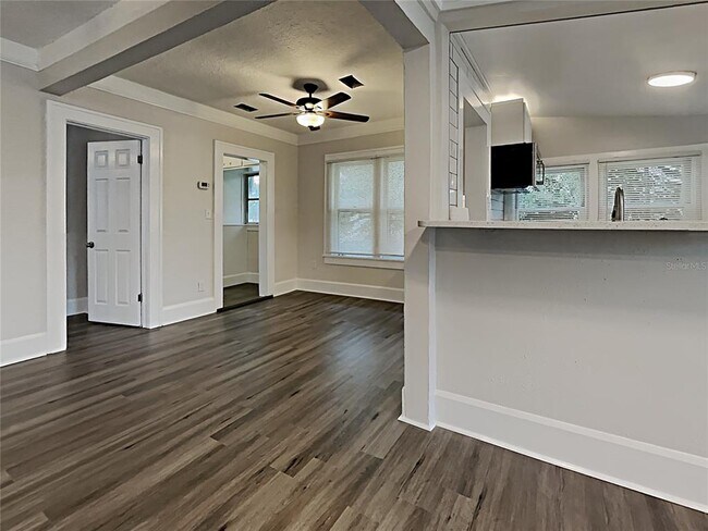 Building Photo - 3734 Burlington Ave N