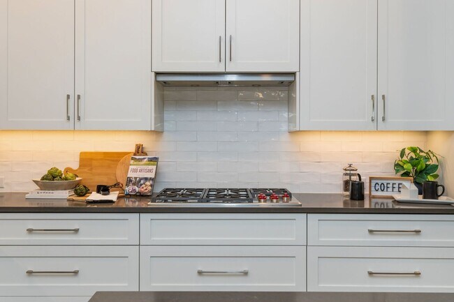 Building Photo - 1494 Red Fox Dr NE