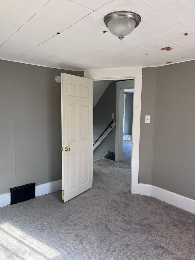 Building Photo - 2160 12th St SW