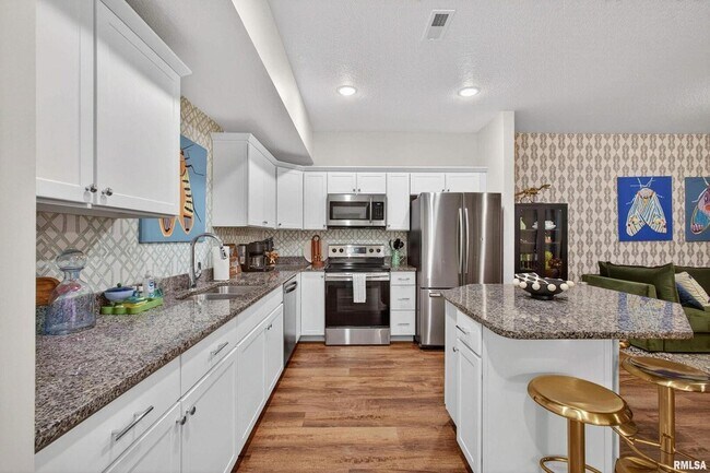 Building Photo - 4833 Lauren Ln