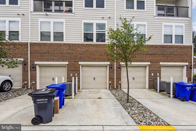 Building Photo - 3028 Rittenhouse Cir