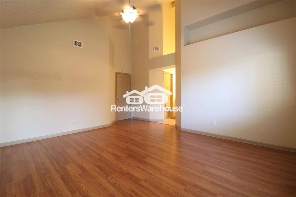Building Photo - 16034 Barbarossa Dr